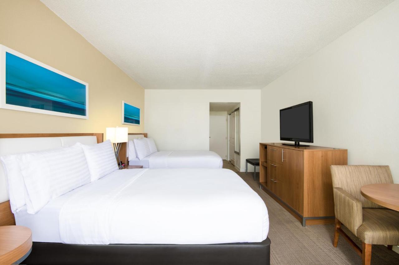 Holiday Inn Resort Aruba - Beach Resort & Casino By Ihg Palm Beach Esterno foto